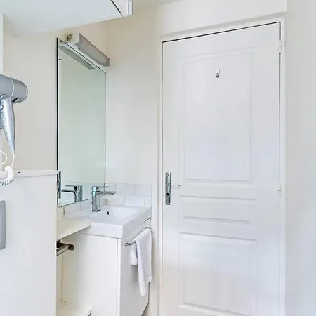 Parc Des Buttes-chaumont Apartamento *