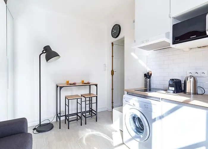 Parc Des Buttes-chaumont Apartament